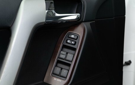 Toyota Land Cruiser Prado 150 рестайлинг 2, 2017 год, 3 749 460 рублей, 15 фотография