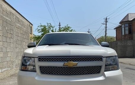 Chevrolet Tahoe III, 2012 год, 1 900 000 рублей, 1 фотография