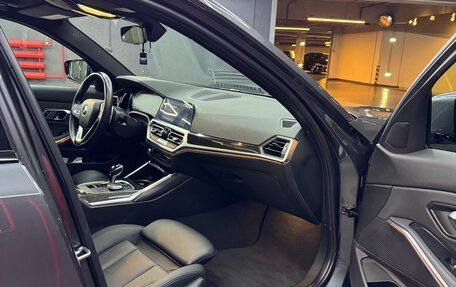 BMW 3 серия, 2019 год, 3 900 000 рублей, 10 фотография