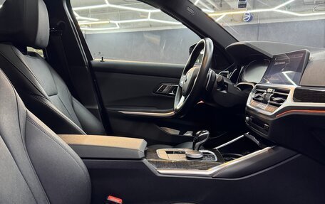 BMW 3 серия, 2019 год, 3 900 000 рублей, 11 фотография