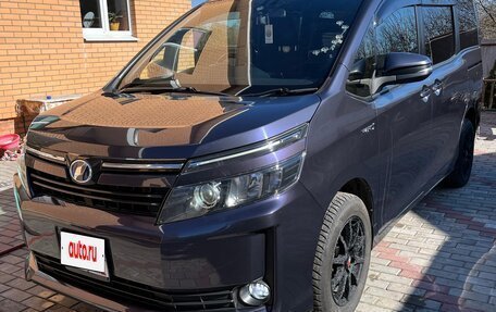 Toyota Voxy III, 2015 год, 1 625 000 рублей, 6 фотография
