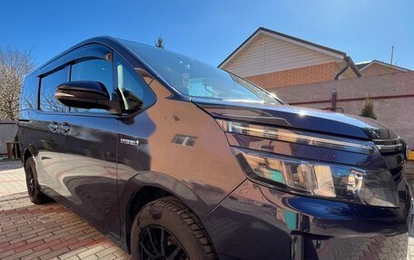 Toyota Voxy III, 2015 год, 1 625 000 рублей, 8 фотография