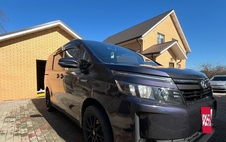 Toyota Voxy III, 2015 год, 1 625 000 рублей, 4 фотография