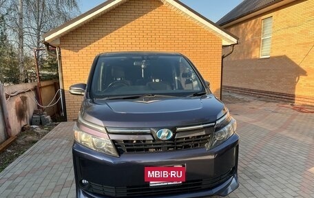 Toyota Voxy III, 2015 год, 1 625 000 рублей, 14 фотография
