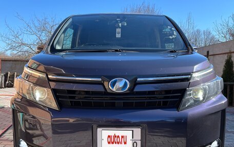 Toyota Voxy III, 2015 год, 1 625 000 рублей, 16 фотография