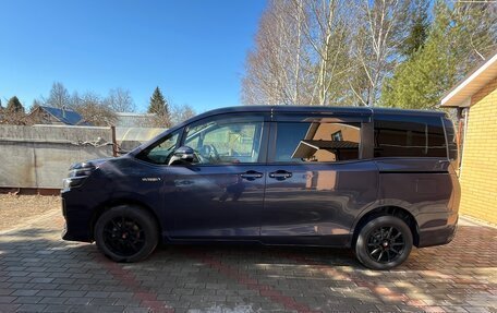 Toyota Voxy III, 2015 год, 1 625 000 рублей, 17 фотография