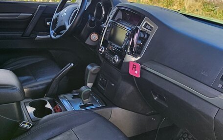 Mitsubishi Pajero IV, 2015 год, 2 800 000 рублей, 17 фотография