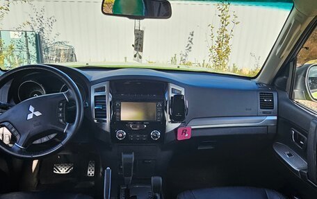 Mitsubishi Pajero IV, 2015 год, 2 800 000 рублей, 15 фотография