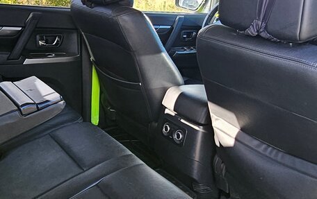 Mitsubishi Pajero IV, 2015 год, 2 800 000 рублей, 18 фотография