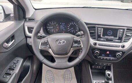 Hyundai Solaris II рестайлинг, 2018 год, 1 100 000 рублей, 14 фотография