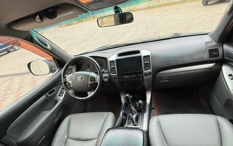 Toyota Land Cruiser Prado 120 рестайлинг, 2006 год, 1 750 000 рублей, 23 фотография