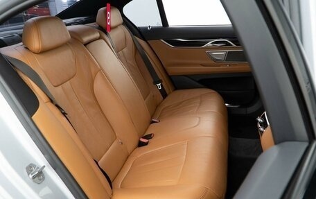 BMW 7 серия, 2018 год, 3 187 077 рублей, 8 фотография