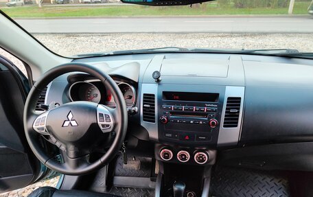 Mitsubishi Outlander III рестайлинг 3, 2007 год, 1 000 000 рублей, 8 фотография
