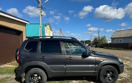 Chevrolet Niva I рестайлинг, 2016 год, 750 000 рублей, 3 фотография