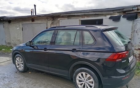 Volkswagen Tiguan II, 2018 год, 1 900 000 рублей, 2 фотография