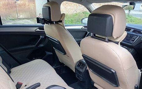 Volkswagen Tiguan II, 2018 год, 1 900 000 рублей, 4 фотография