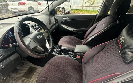 Hyundai Solaris II рестайлинг, 2015 год, 550 000 рублей, 4 фотография
