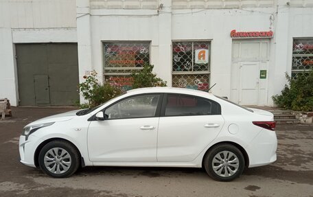 KIA Rio IV, 2021 год, 900 000 рублей, 4 фотография