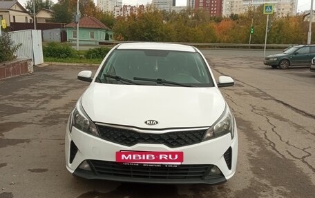 KIA Rio IV, 2021 год, 900 000 рублей, 3 фотография