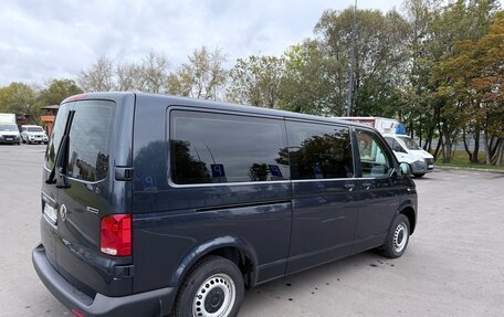 Volkswagen Caravelle T6 рестайлинг, 2021 год, 3 550 000 рублей, 6 фотография