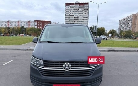 Volkswagen Caravelle T6 рестайлинг, 2021 год, 3 550 000 рублей, 3 фотография