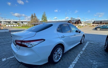 Toyota Camry, 2018 год, 2 000 000 рублей, 3 фотография