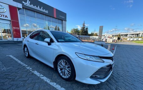Toyota Camry, 2018 год, 2 000 000 рублей, 16 фотография