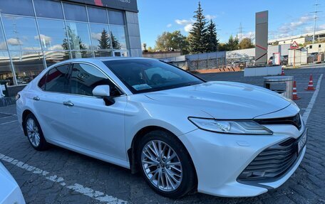 Toyota Camry, 2018 год, 2 000 000 рублей, 15 фотография