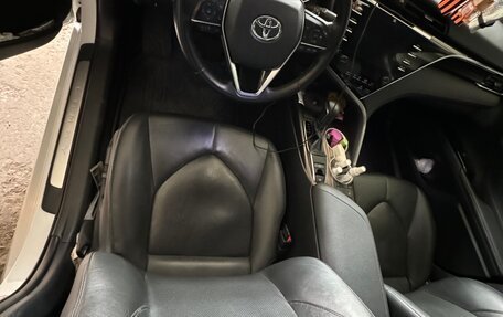 Toyota Camry, 2018 год, 2 000 000 рублей, 10 фотография