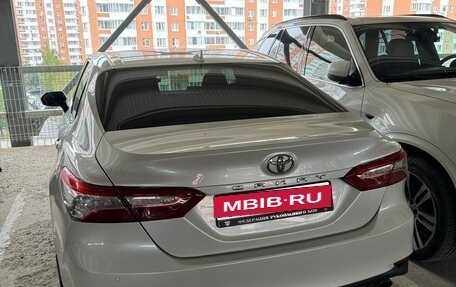 Toyota Camry, 2018 год, 2 000 000 рублей, 6 фотография