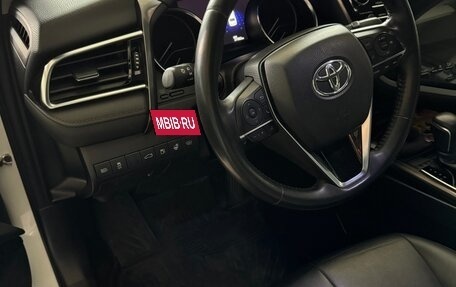 Toyota Camry, 2018 год, 2 000 000 рублей, 11 фотография