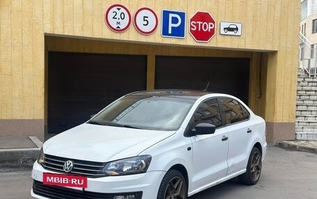 Volkswagen Polo VI (EU Market), 2018 год, 815 000 рублей, 2 фотография