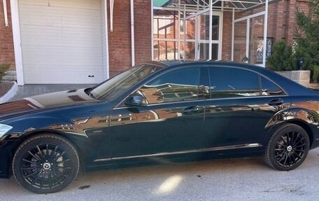 Mercedes-Benz S-Класс, 2011 год, 1 700 000 рублей, 1 фотография