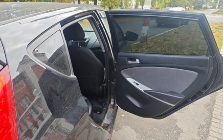 Hyundai Solaris II рестайлинг, 2013 год, 700 000 рублей, 9 фотография