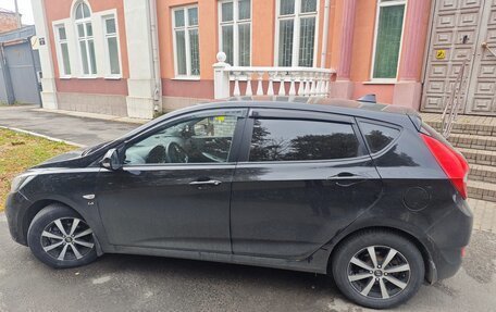 Hyundai Solaris II рестайлинг, 2013 год, 700 000 рублей, 12 фотография