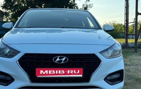 Hyundai Solaris II рестайлинг, 2017 год, 1 182 000 рублей, 2 фотография