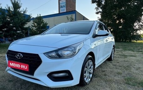 Hyundai Solaris II рестайлинг, 2017 год, 1 182 000 рублей, 3 фотография