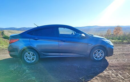 Hyundai Solaris II рестайлинг, 2012 год, 830 000 рублей, 5 фотография