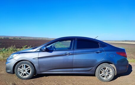 Hyundai Solaris II рестайлинг, 2012 год, 830 000 рублей, 3 фотография