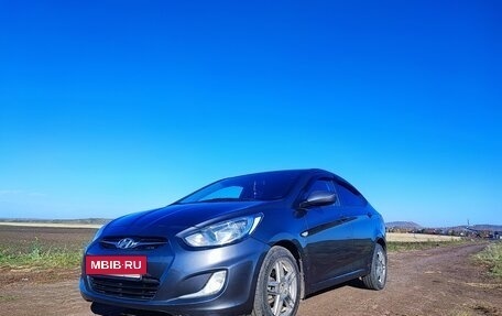 Hyundai Solaris II рестайлинг, 2012 год, 830 000 рублей, 2 фотография