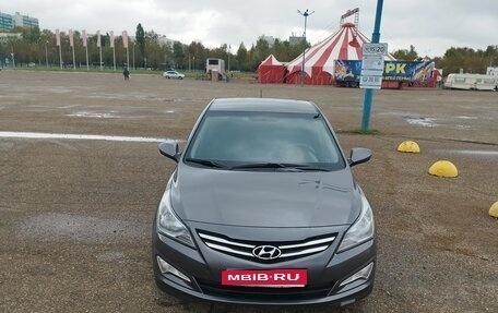 Hyundai Solaris II рестайлинг, 2015 год, 999 000 рублей, 1 фотография