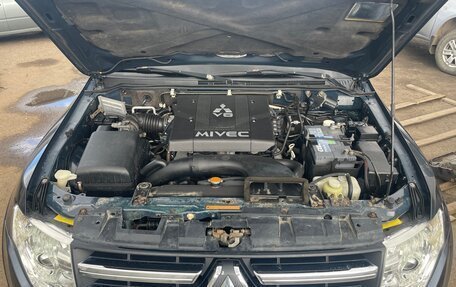 Mitsubishi Pajero IV, 2008 год, 1 269 000 рублей, 28 фотография