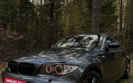 BMW 1 серия, 2007 год, 950 000 рублей, 25 фотография