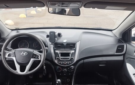 Hyundai Solaris II рестайлинг, 2015 год, 999 000 рублей, 8 фотография