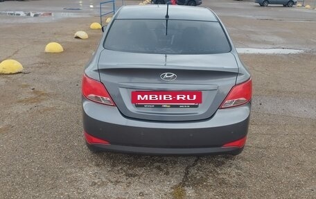 Hyundai Solaris II рестайлинг, 2015 год, 999 000 рублей, 3 фотография