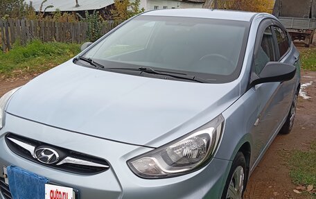 Hyundai Solaris II рестайлинг, 2011 год, 810 000 рублей, 3 фотография