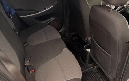 Hyundai Solaris II рестайлинг, 2011 год, 810 000 рублей, 8 фотография