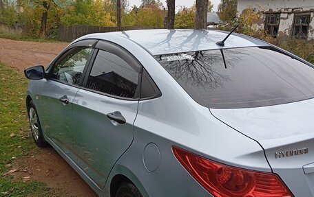 Hyundai Solaris II рестайлинг, 2011 год, 810 000 рублей, 4 фотография