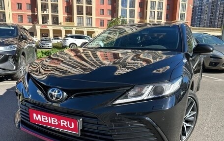 Toyota Camry, 2021 год, 3 800 000 рублей, 1 фотография