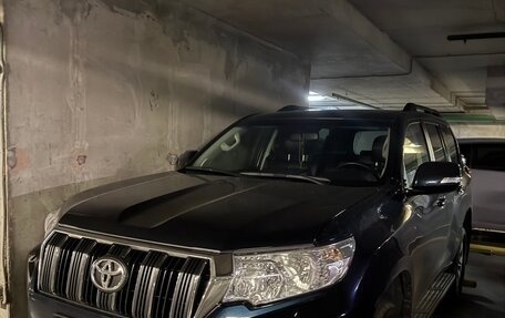 Toyota Land Cruiser Prado 150 рестайлинг 2, 2021 год, 5 600 000 рублей, 1 фотография